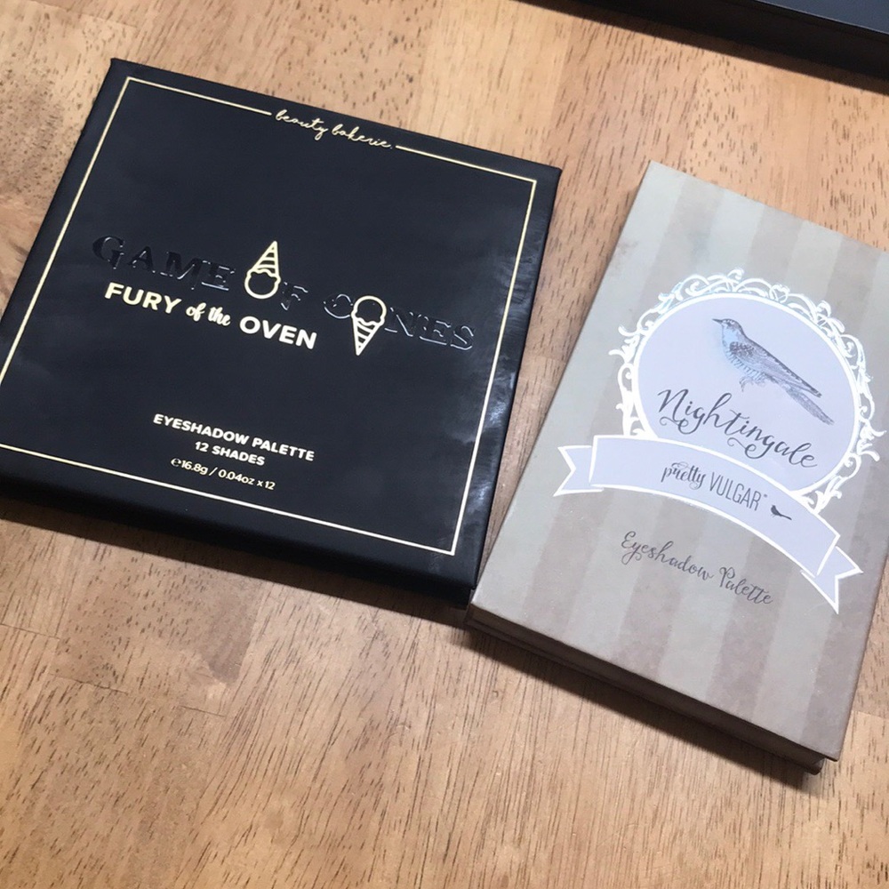 Eyeshadow palette bundle